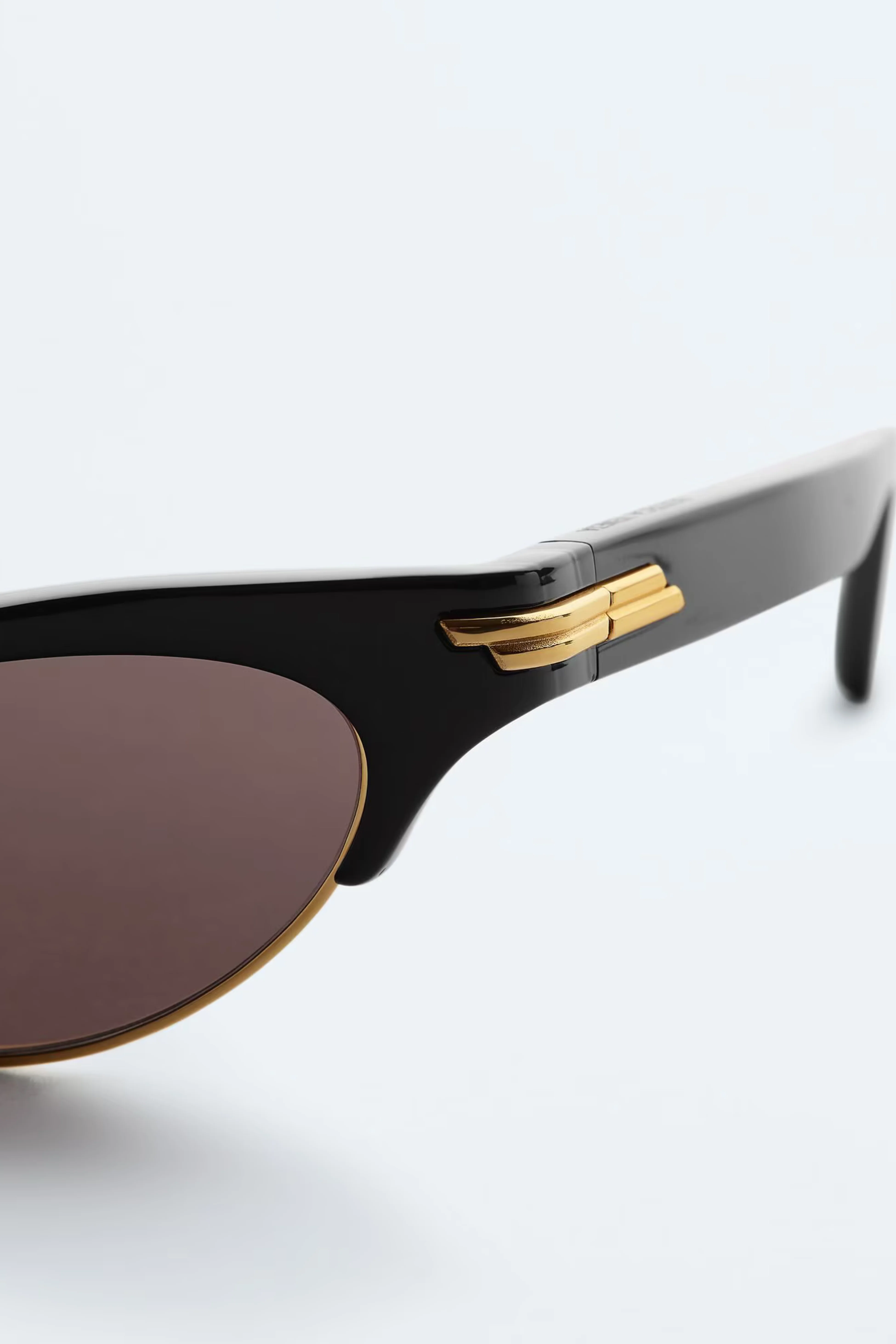 Angle Cat Eye Sunglasses in Black - Image 3