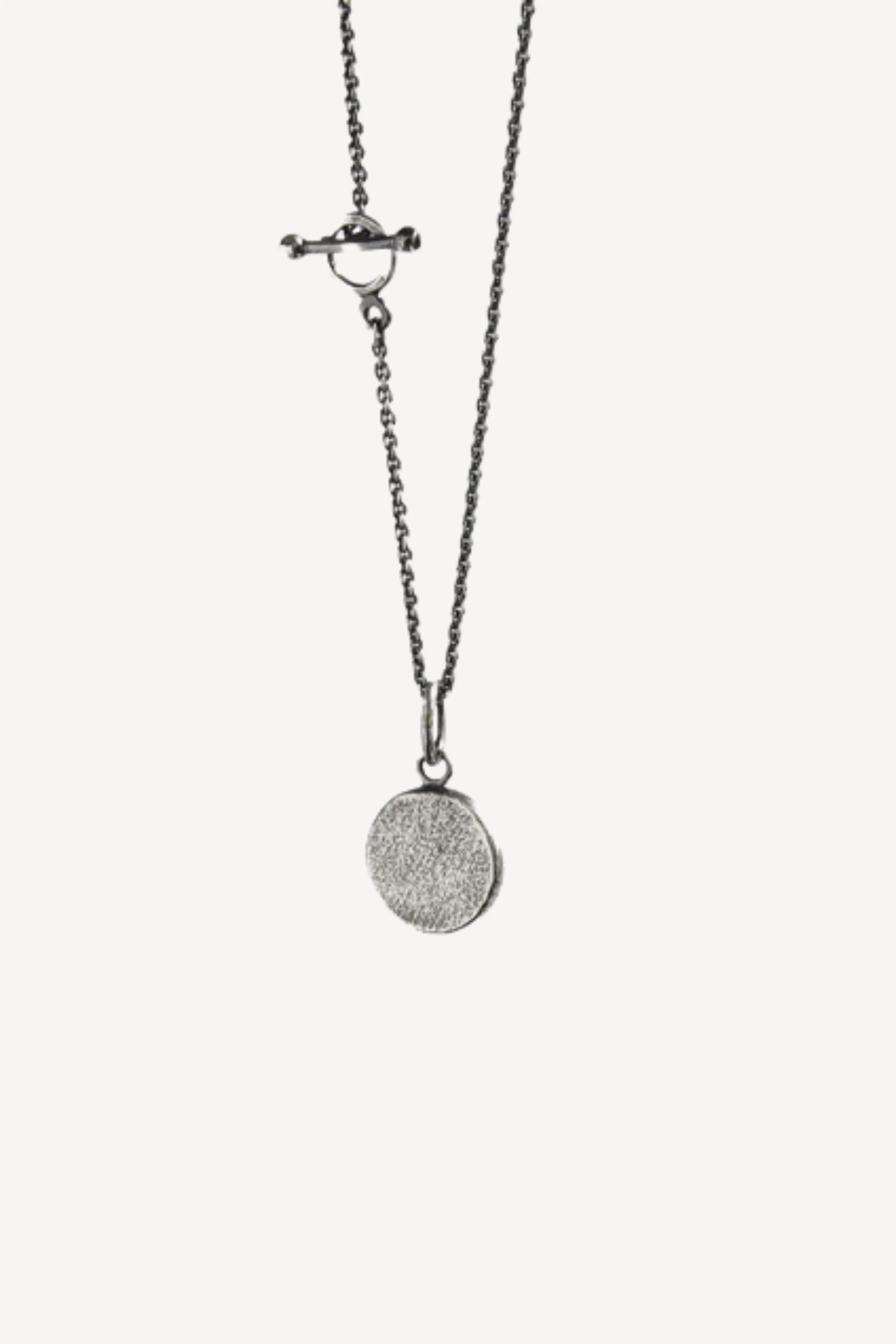 ARKAIKA Classic Round Pendant Necklace