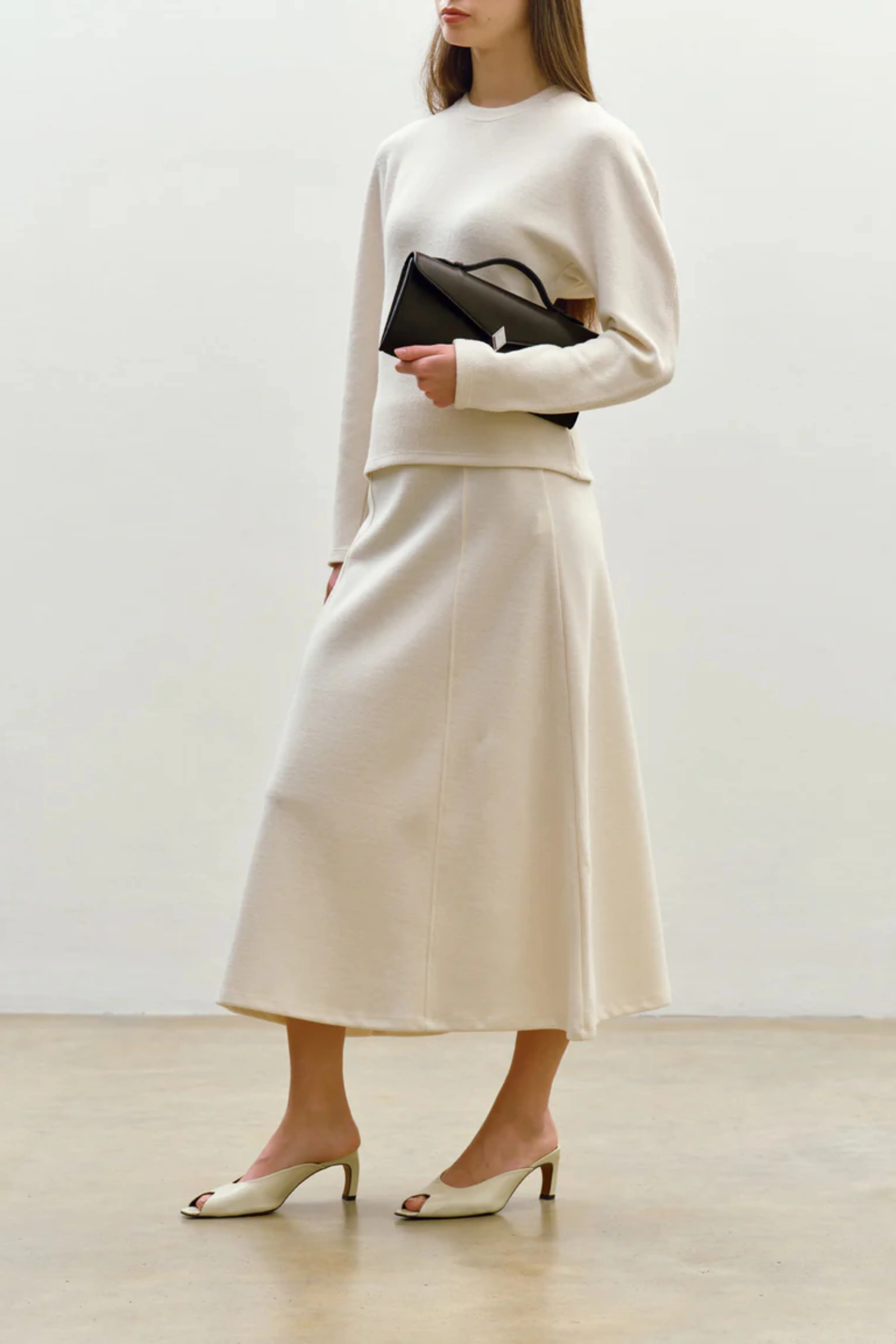 Edge Clutch in Cacao - Image 3