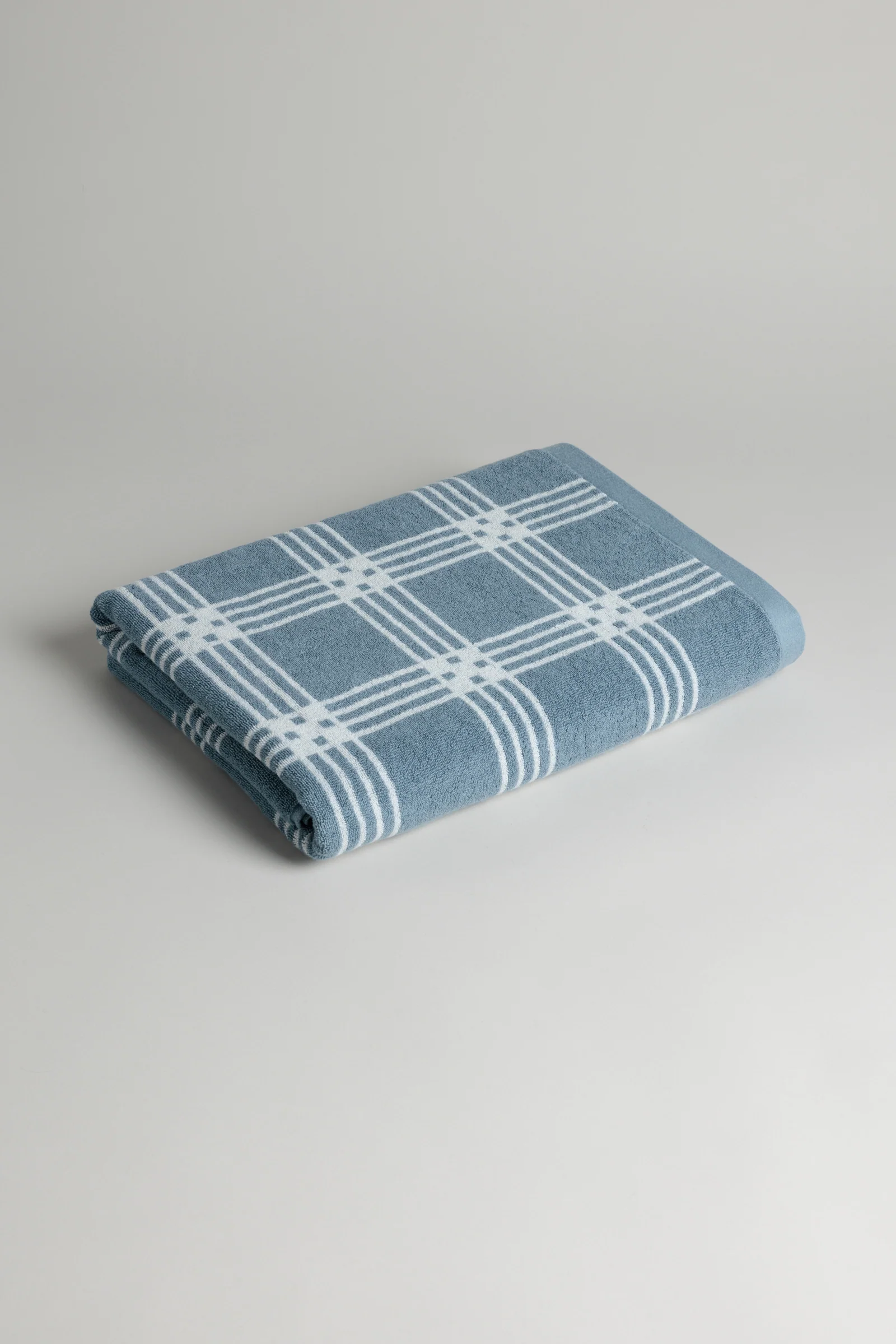 Frisa Pool Towel in Celeste Chalk