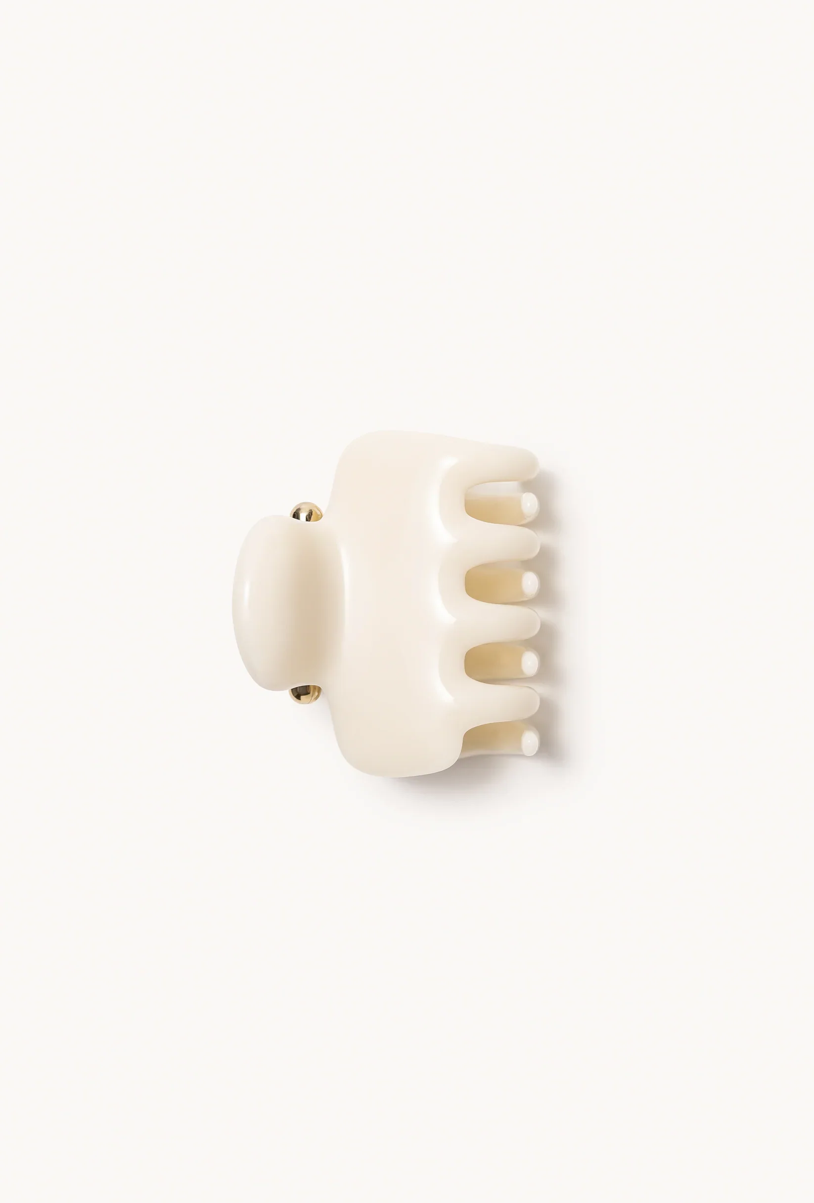 No. 2 Claw Clip in Milk - Image 16